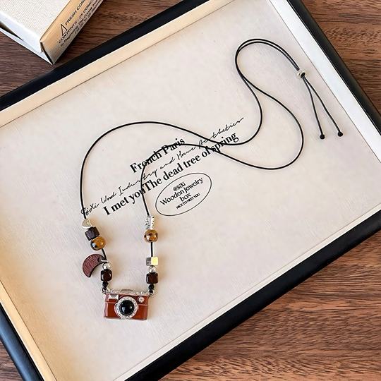 Creative camera pendant sweater chain autumn and winter women's clavicle chain