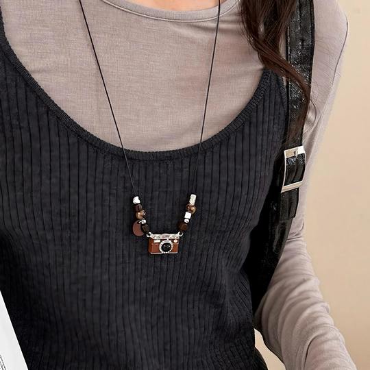 Creative camera pendant sweater chain autumn and winter women's clavicle chain