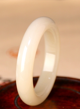 高货收藏级天然玉石和田玉女款