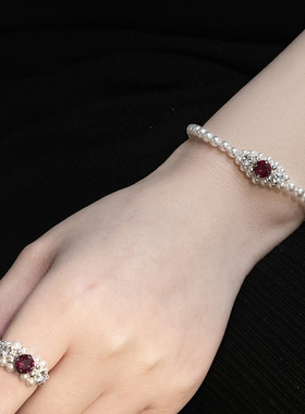 施家珍珠手链轻奢小众精致女款手链串珠叠戴手工编织手链原创设计