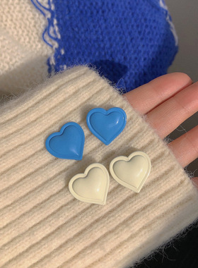 小众设计爱心耳钉女蓝色奶白色树脂耳环复古可爱