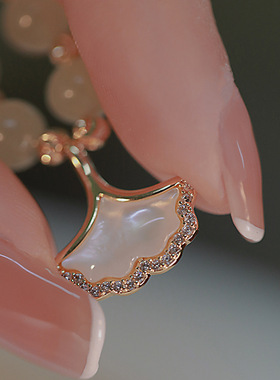 奥特莱斯撤柜捡漏18K金银杏叶和田玉项链女颈链锁骨链首饰女配饰