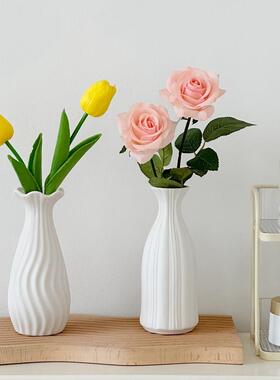 白色陶瓷花瓶北欧桌面插花仿真花器高级感郁金香客厅玄关装饰摆件