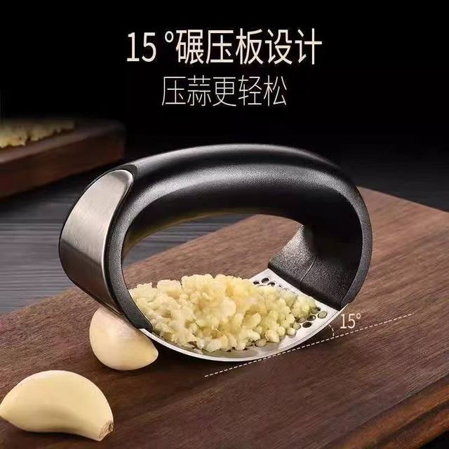 Stainless steel garlic press ring pounding garlic paste crusher