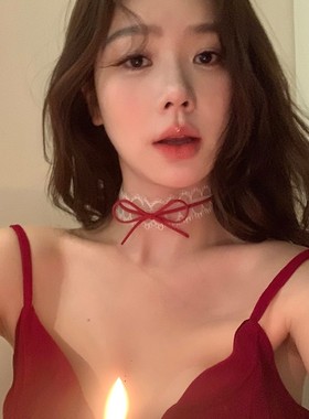 纯欲风圣诞红蕾丝蝴蝶结颈戴项链