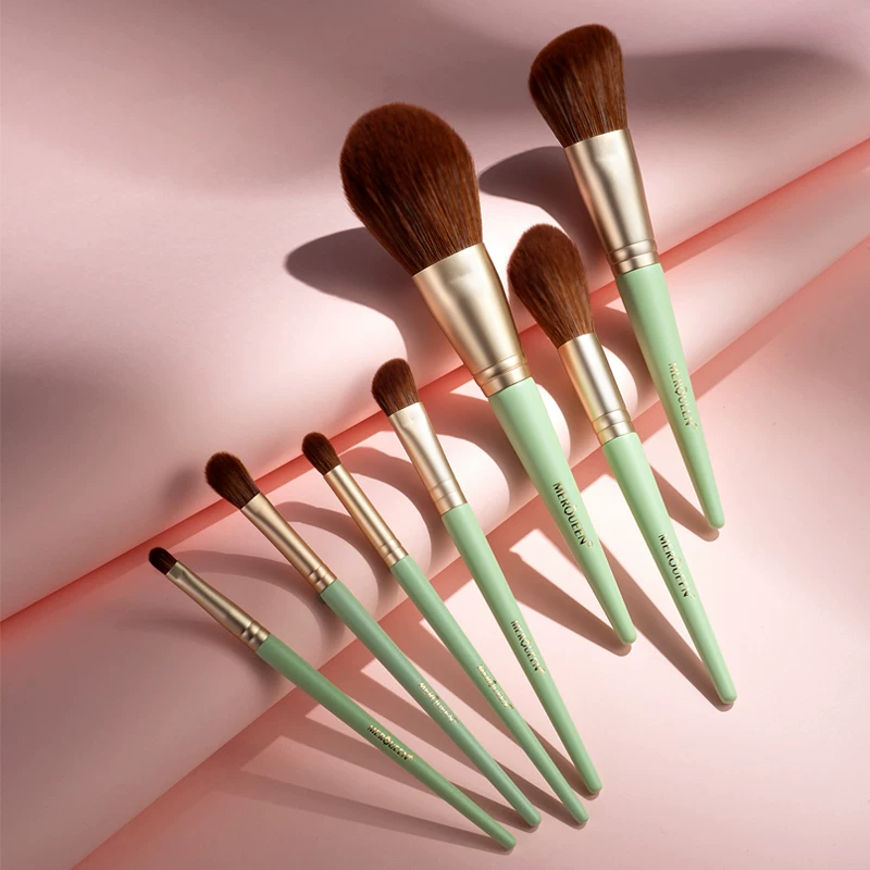Brush, highlighter, face blush, eye shadow, internet celebrity, full set