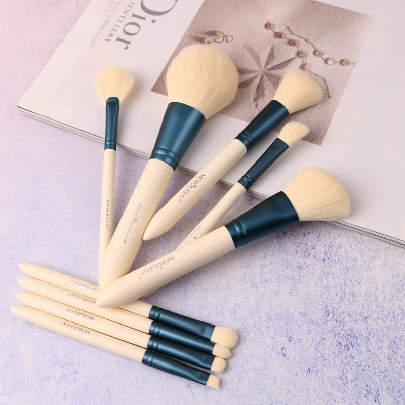 Brush, highlighter, face blush, eye shadow, internet celebrity, full set