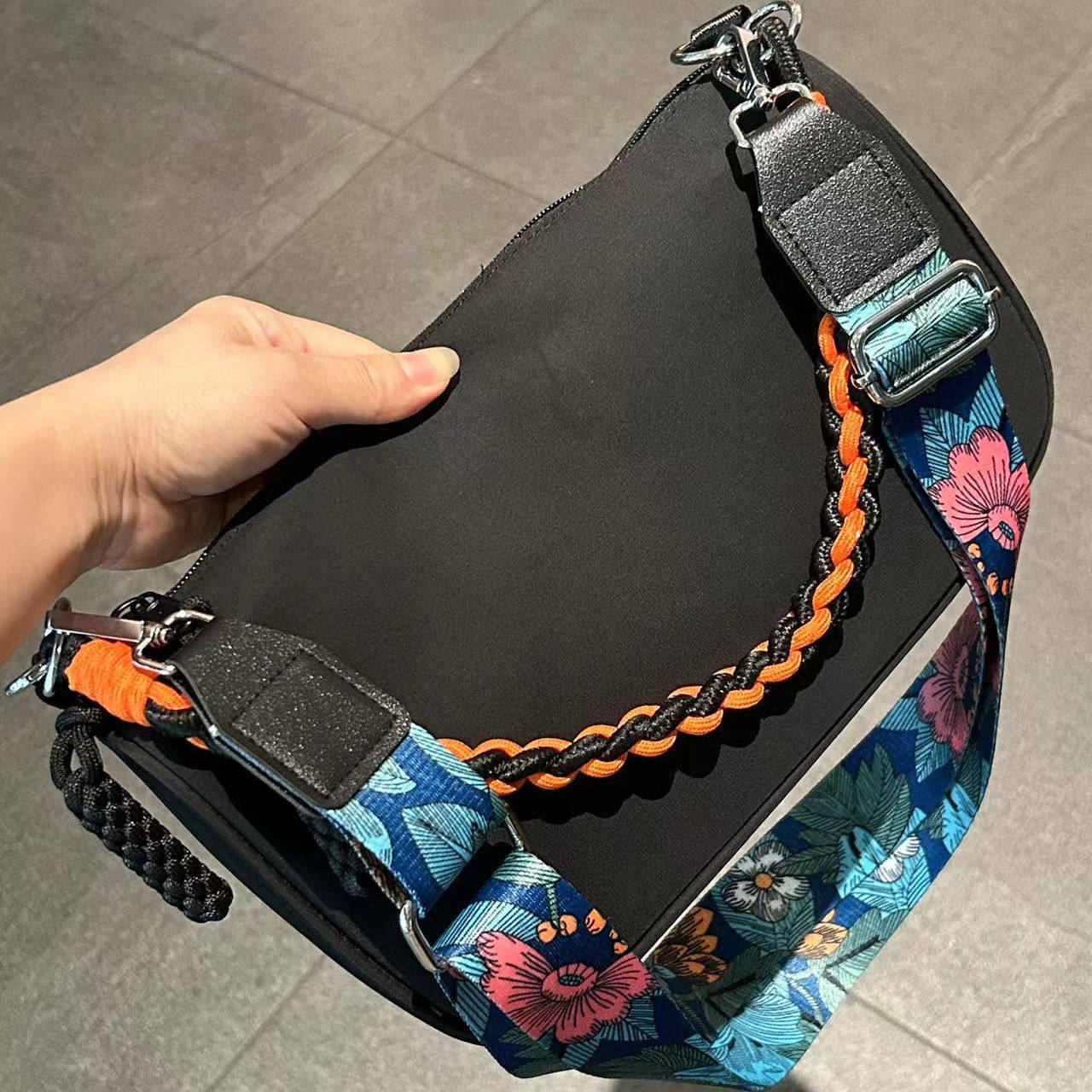 贵宝的包黑色斜挎包尼龙运动包百搭ins休闲单肩轻便耐用民族,淘宝优惠券,粉丝福利购,淘宝优惠卷