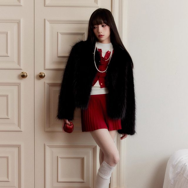 Fragile store with golden style exquisite plush environmentally friendly fur