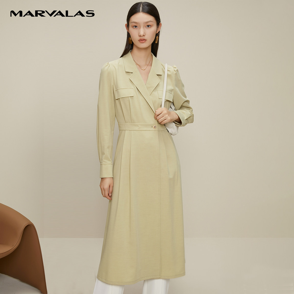 曼德诗绿色连衣裙2024冬季新款简约中长收身裙法式通勤西装领裙子,淘宝优惠券,粉丝福利购,淘宝优惠卷