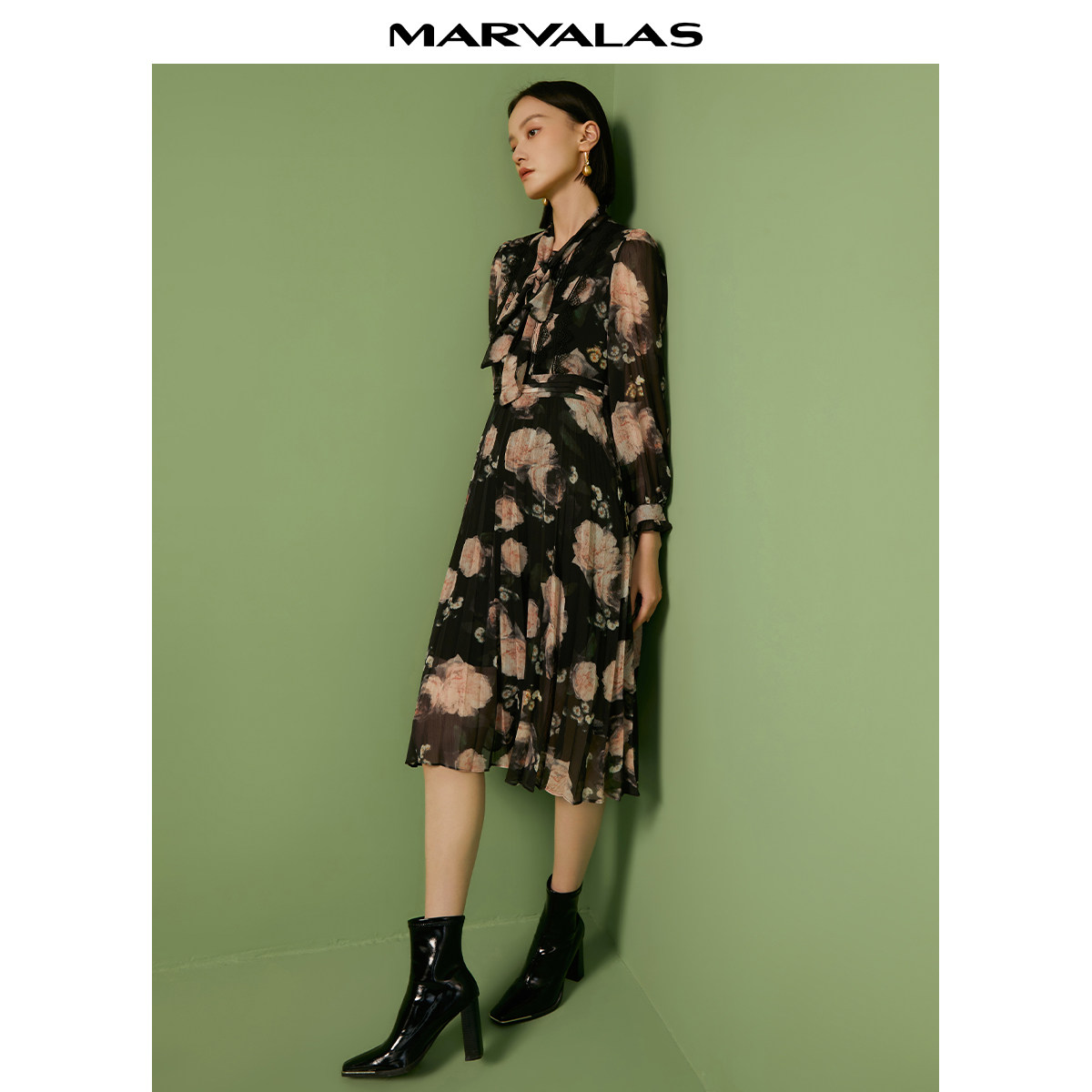 曼德诗印花连衣裙女2025春季新品气质雪纺压褶中长裙法式复古裙,淘宝优惠券,粉丝福利购,淘宝优惠卷