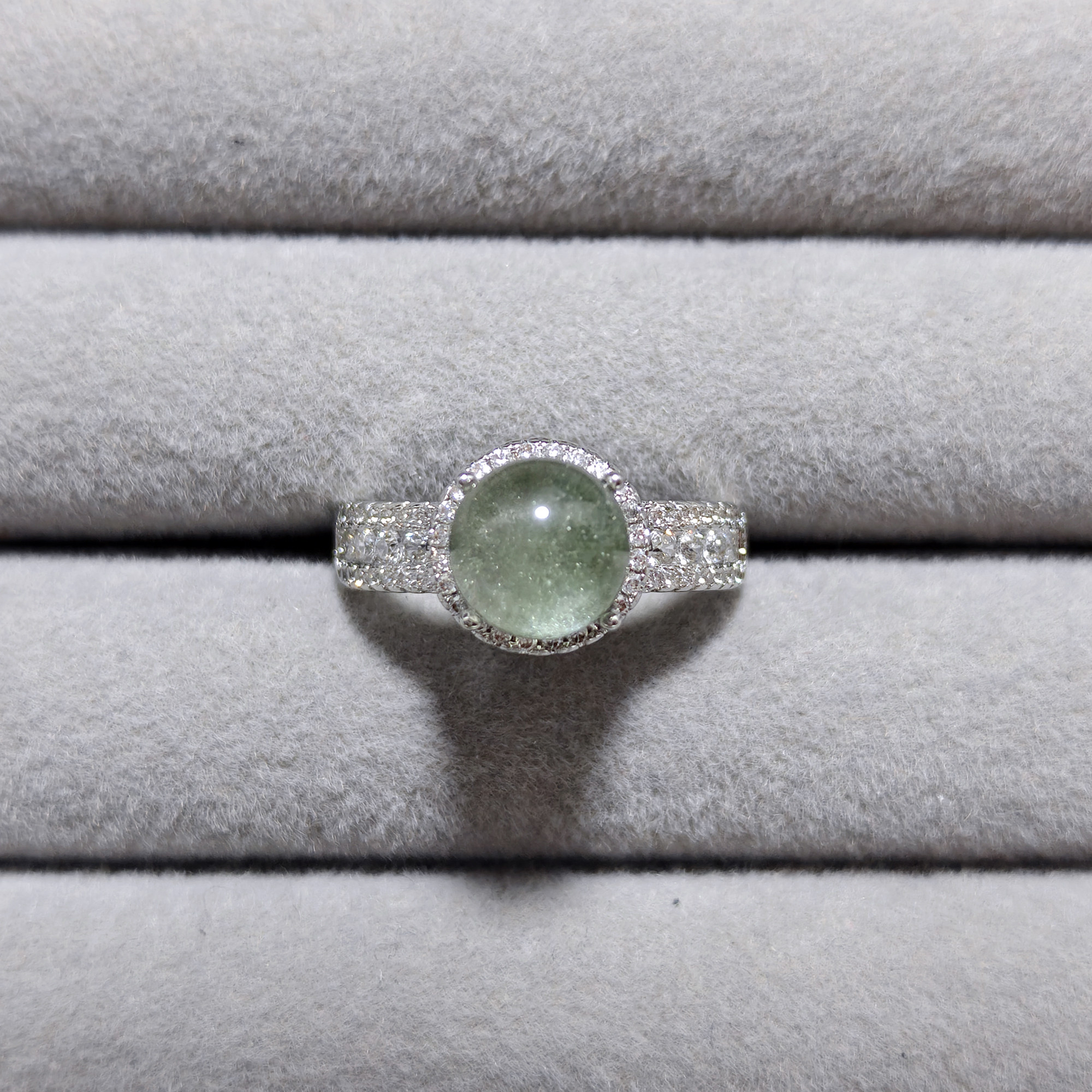 Limpid green ghost crystal ring one thing one picture