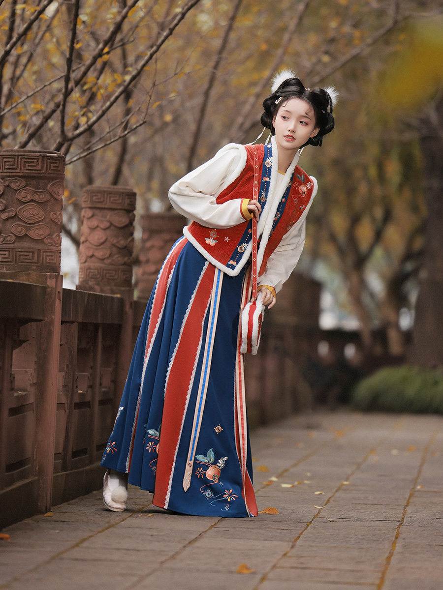 钟灵记抱喜原创汉服斗篷破裙金橘 钟灵记汉服