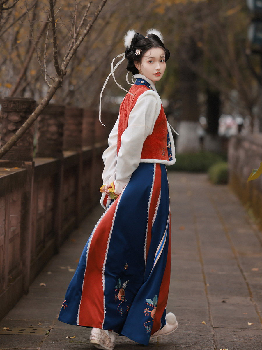 钟灵记抱喜原创汉服斗篷破裙金橘 钟灵记汉服