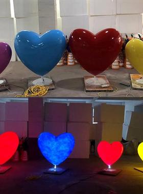 爱心造型摆件玻璃钢心形气球糖果雕塑商场园林景观网红打卡装饰品