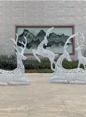 户外不锈钢镂空字母鹿雕塑草坪景观小品装饰大型发光铁艺动物摆件
