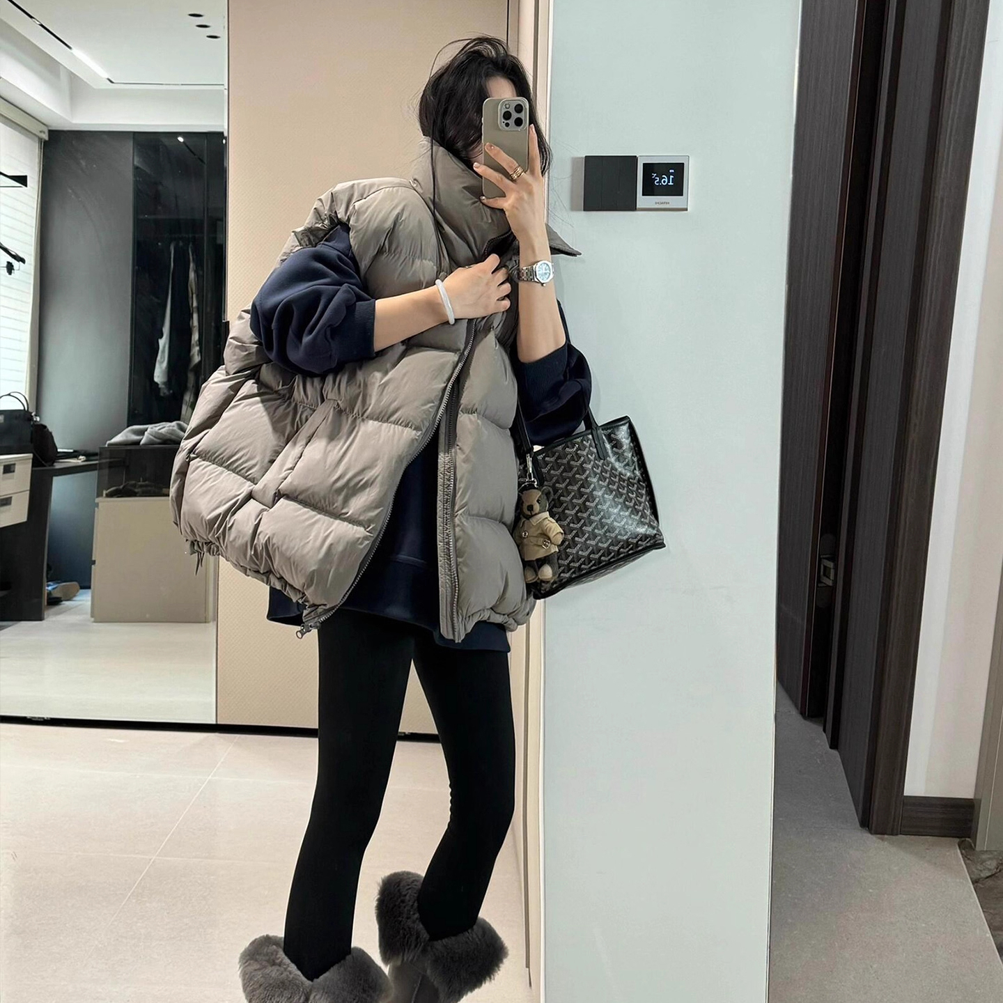 羽绒马甲女款2025秋冬新款外穿宽松大码百搭无袖背心马甲背心外套 - 图0