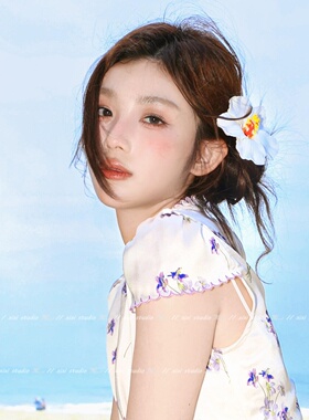 甜美可爱白色扶桑花发夹海边拍照