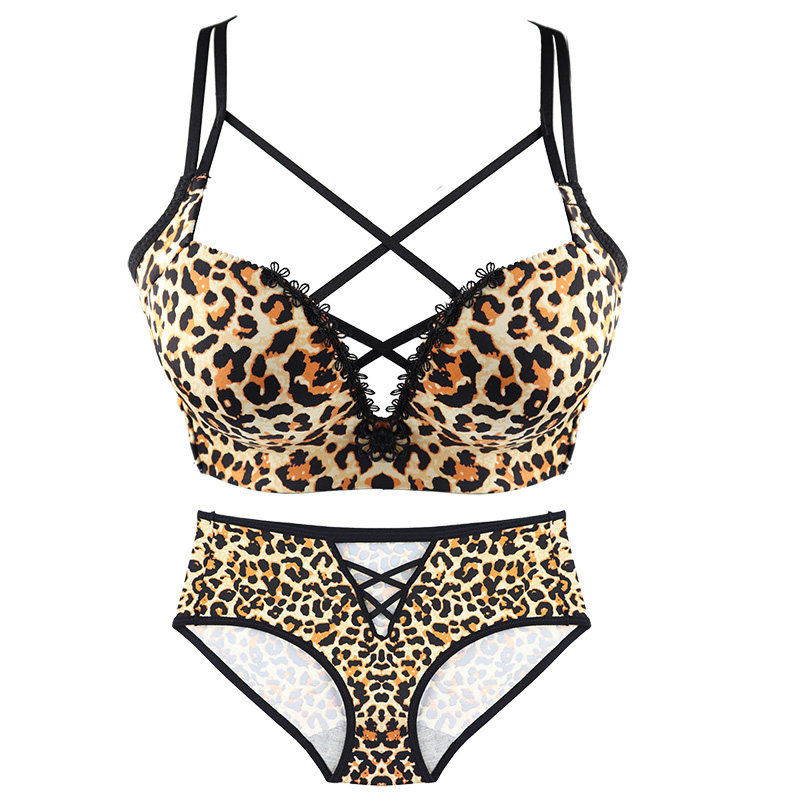 加厚文胸平胸内衣女小胸显大聚拢超厚杯美背豹纹胸罩性感内裤套装