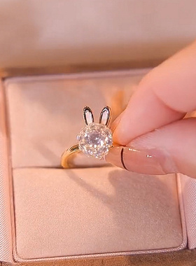 可旋转小钻兔本命年戒指设计小众