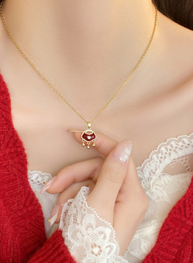 新款红色平安锁项链高级感时尚