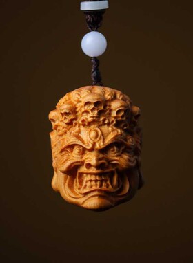崖柏木雕刻不动明王手把件盘玩男士随身把玩汽车挂件佛头吊坠摆件