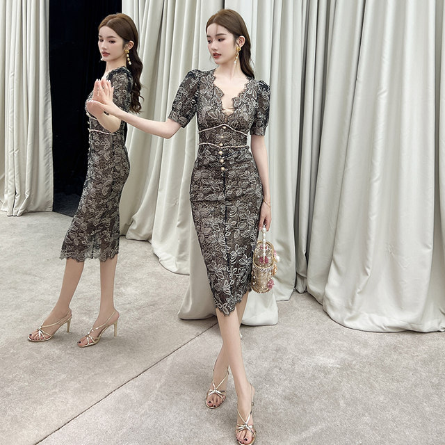 White dress for women, summer lace skirt, high-end texture, sexy low-cut v-neck, slimming, hip-hugging skirt