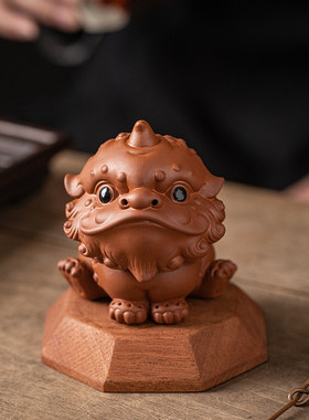 国潮醒狮摆件陶瓷茶宠家居茶室桌面装饰品办公室招财小狮子吉祥物
