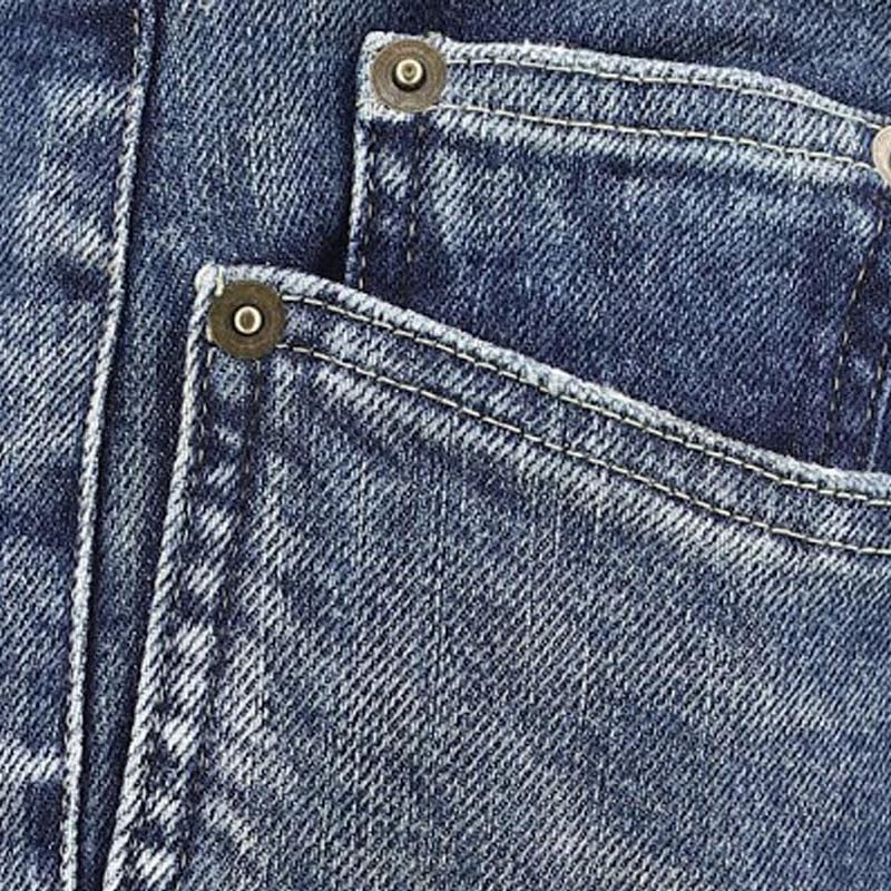  银泰百货潮流鞋靴牛仔裤