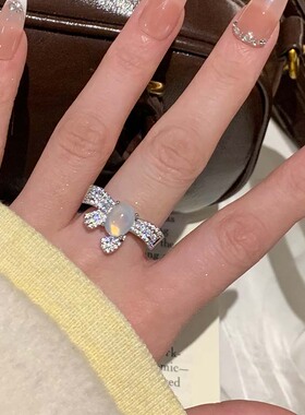 新中式蝴蝶结蛋面仿白玉髓戒指女