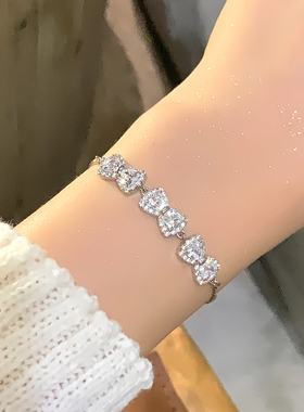 爆闪三联蝴蝶结手链女轻奢精致