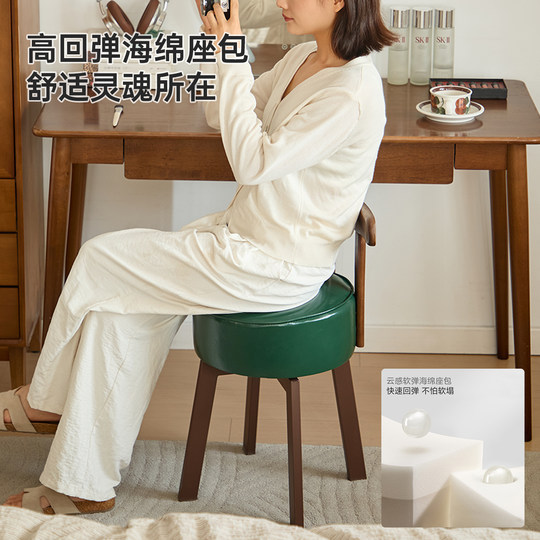 Туалетный столик с поворотной спинкой в средневековом стиле для светлой роскошной спальни