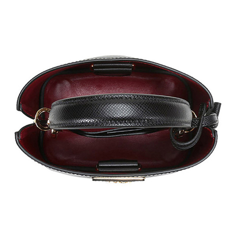 prada女士牛皮logo饰百搭斜跨包 联采海外女士包袋