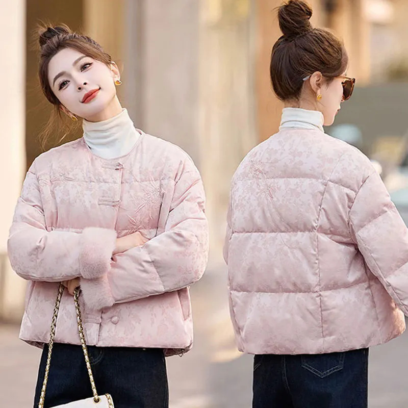 2025秋冬新款中国风盘扣刺绣保暖棉服女高级感小众显瘦短款棉衣潮 - 图1