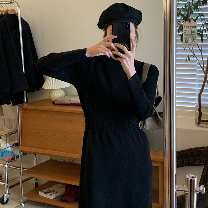 针织2021年冬季新款高领收腰连衣裙 着潮连衣裙