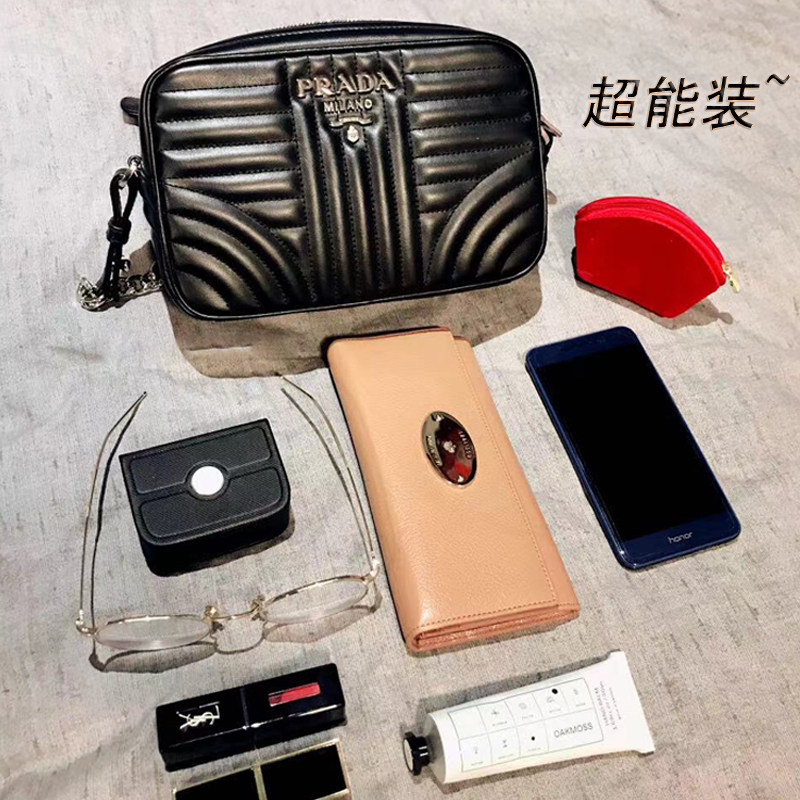 prada diagramme系列高级相机包 奢批海外女士包袋