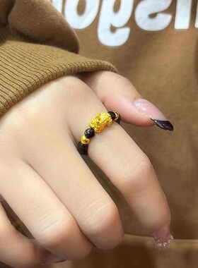时尚貔貅宝宝戒指 金色龙宝宝貔貅情天然红黑玛瑙侣百搭礼品批发