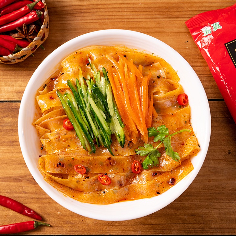 嗨吃家家庭版红油面皮106g*6袋装整箱清真懒人冲泡免煮方便速食品