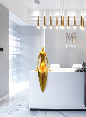 现代抽象创意迎宾人物装饰品摆件样板间售楼处美容院前台女人雕塑