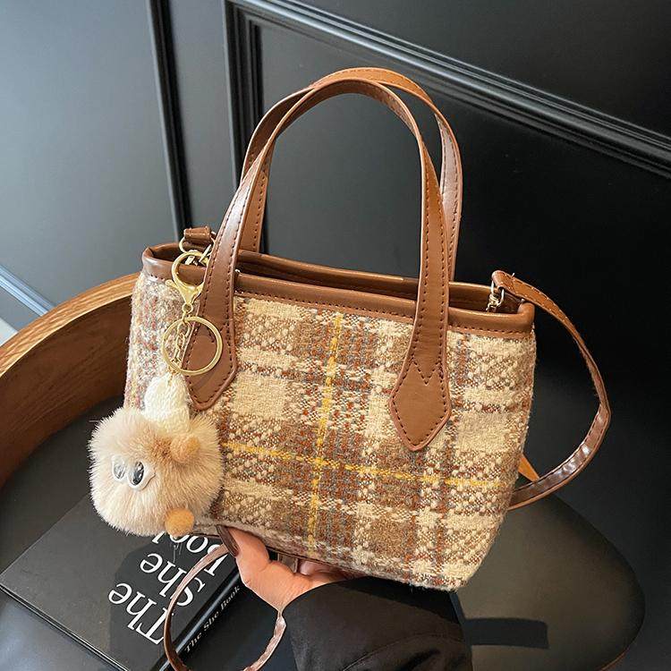 秋冬毛呢格子包女2025新款韩系百搭单肩斜挎包高级质感手提水桶包,淘宝优惠券,粉丝福利购,淘宝优惠卷