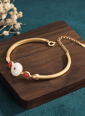 2025新款旗袍古装配饰中国风复古风镶嵌仿和田玉古法镀金手环手镯