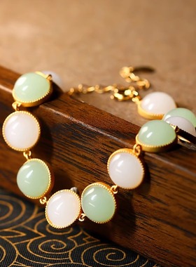 2025夏季轻奢小众女款彩色多宝仿和田玉蛋面手链复古风高级感手串