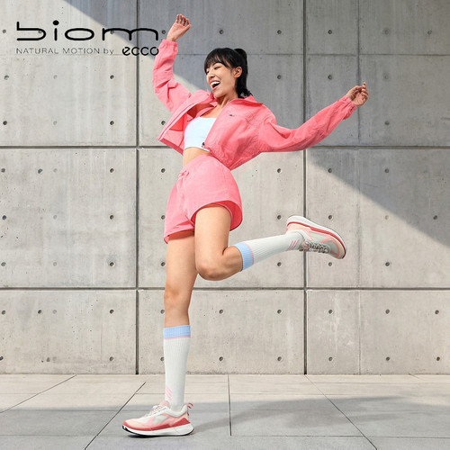 ECCO爱步运动鞋女款 26新款轻量缓震运动跑步 健步BIOM2.2 830873 - 图0