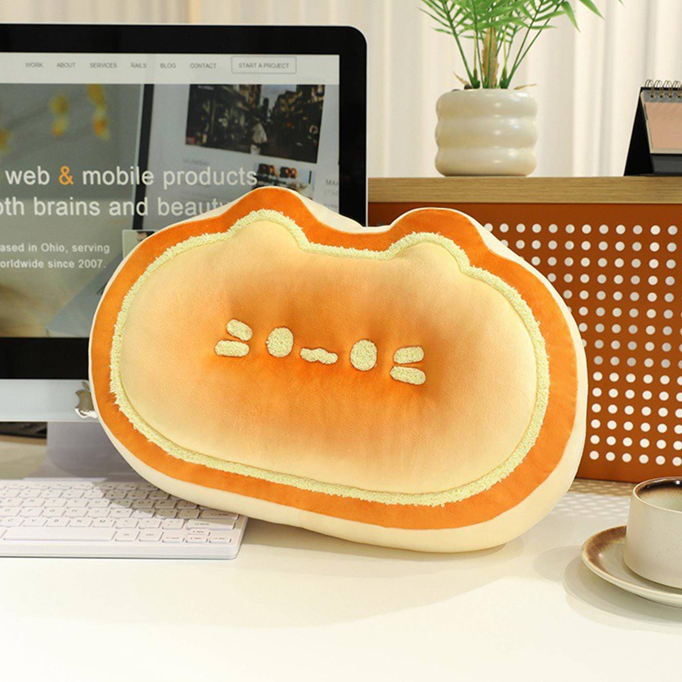 可爱芝士面包抱枕猫咪猪猪毛绒玩偶睡觉抱靠枕沙发靠垫女午睡枕头 - 图2