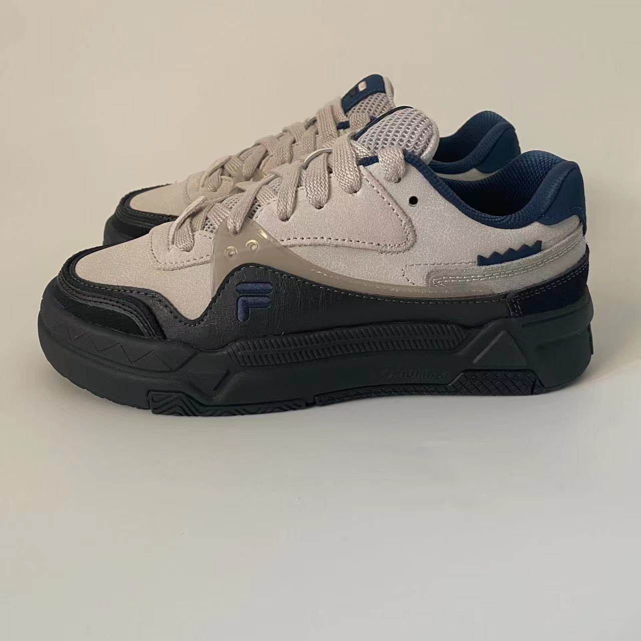 FILA斐乐潮牌女子板鞋 秋季新品厚底潮流休闲运动板鞋 T12W232202,淘宝优惠券,粉丝福利购,淘宝优惠卷