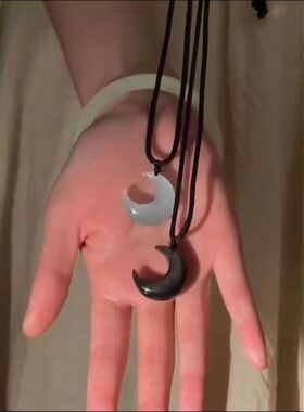 打翻一池星光只为来到你的身边猫眼石月亮项链月牙项坠吊坠毛衣链