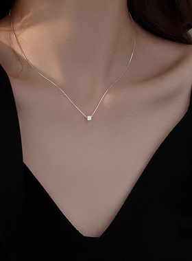 简约冷淡风几何方糖项链女2025新款爆款百搭锁骨颈链高级感配饰