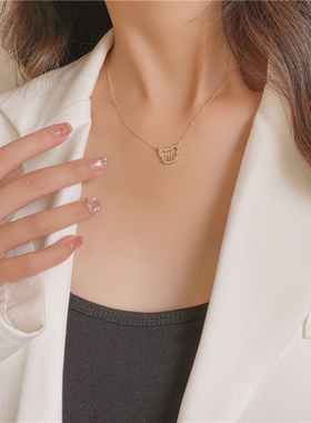 小众设计感项链气质可爱小熊M字母项链女新款时尚百搭颈链锁骨链