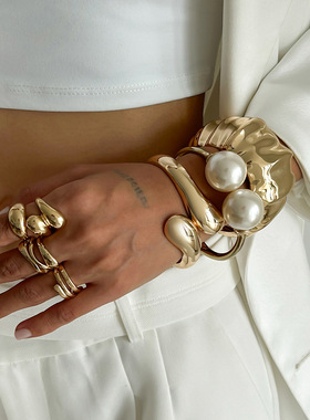 欧美跨境气质巴洛克大珍珠ins叠戴手镯 夸张不规则缠绕抱抱手环女