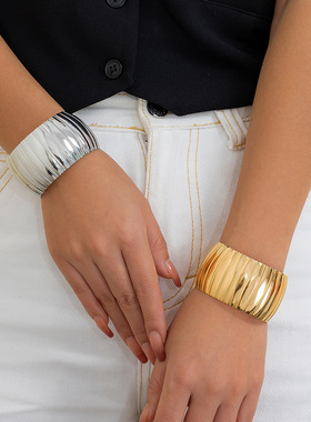 欧美跨境设计感金属蛇纹条纹宽手